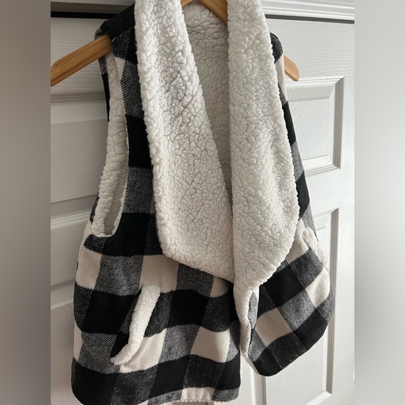 New plaid vest with pockets - Picture 2 of 4